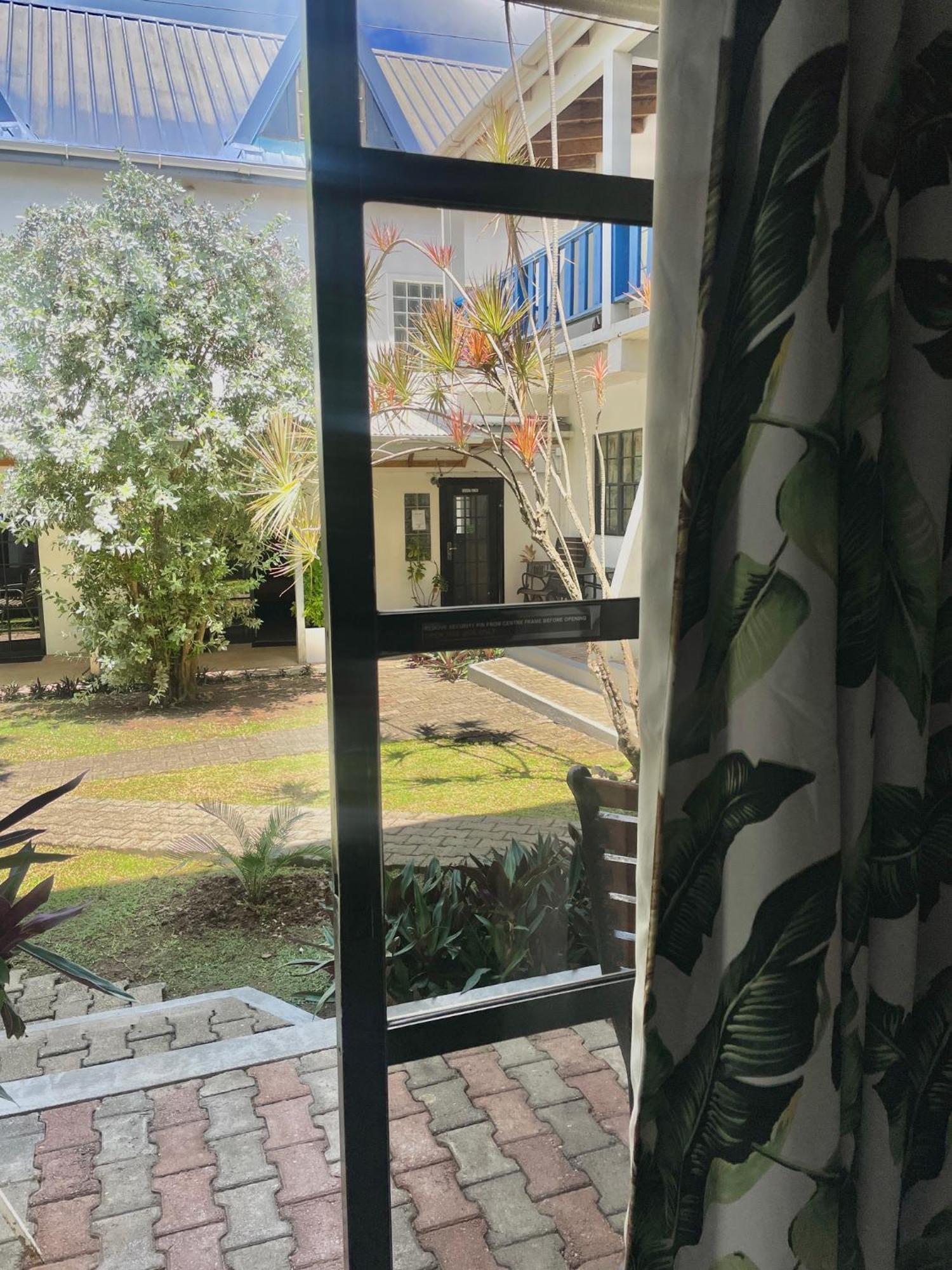 קראון פוינט Bananaquit Tobago -Stay Near The Beach מראה חיצוני תמונה